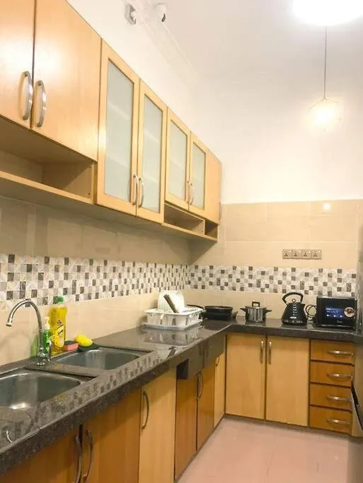 Queen Room Semi Attached Bathroom Bukit Mertajam Alma Impian ゲストハウス